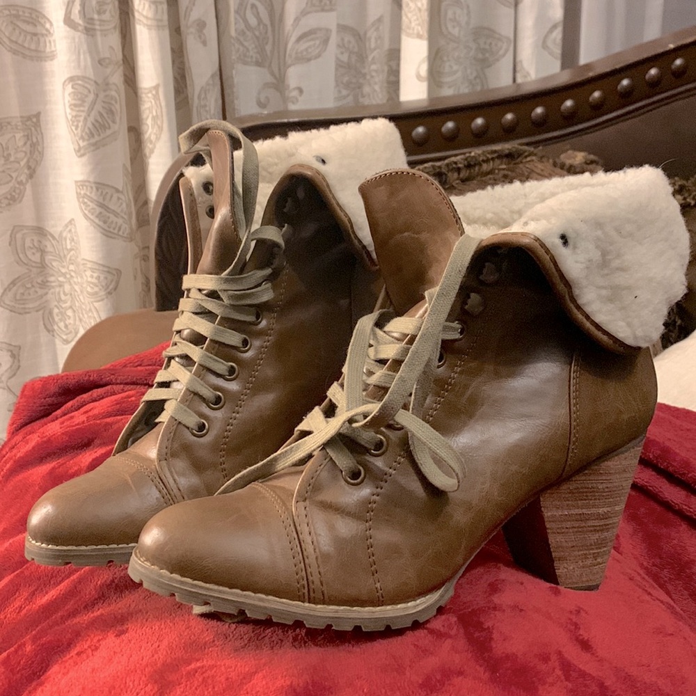 Your outfits are calling for these boots this Winter